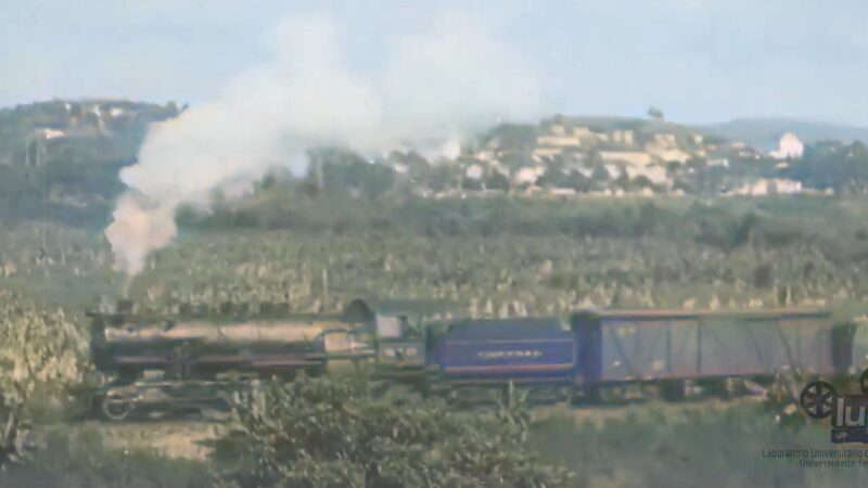 Vídeo [colorizado] de Resende, fazenda e carregamento de leite em trem