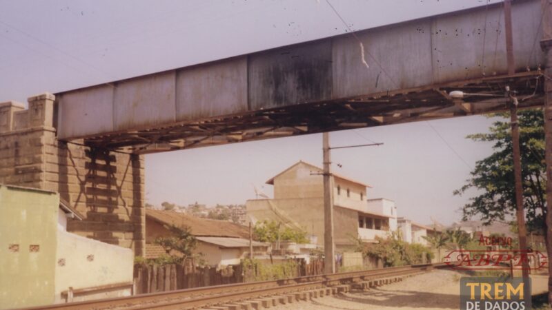 Viaduto da bitola métrica sobre a bitola larga em Paraíba do Sul – RJ (1998)